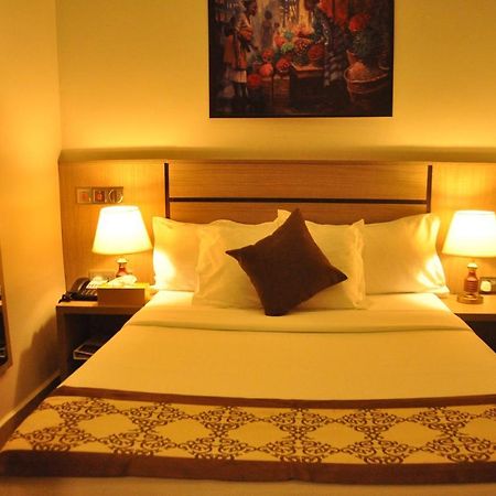 Moz One Executive Guest Rooms Agadez Mobushipe Exterior foto