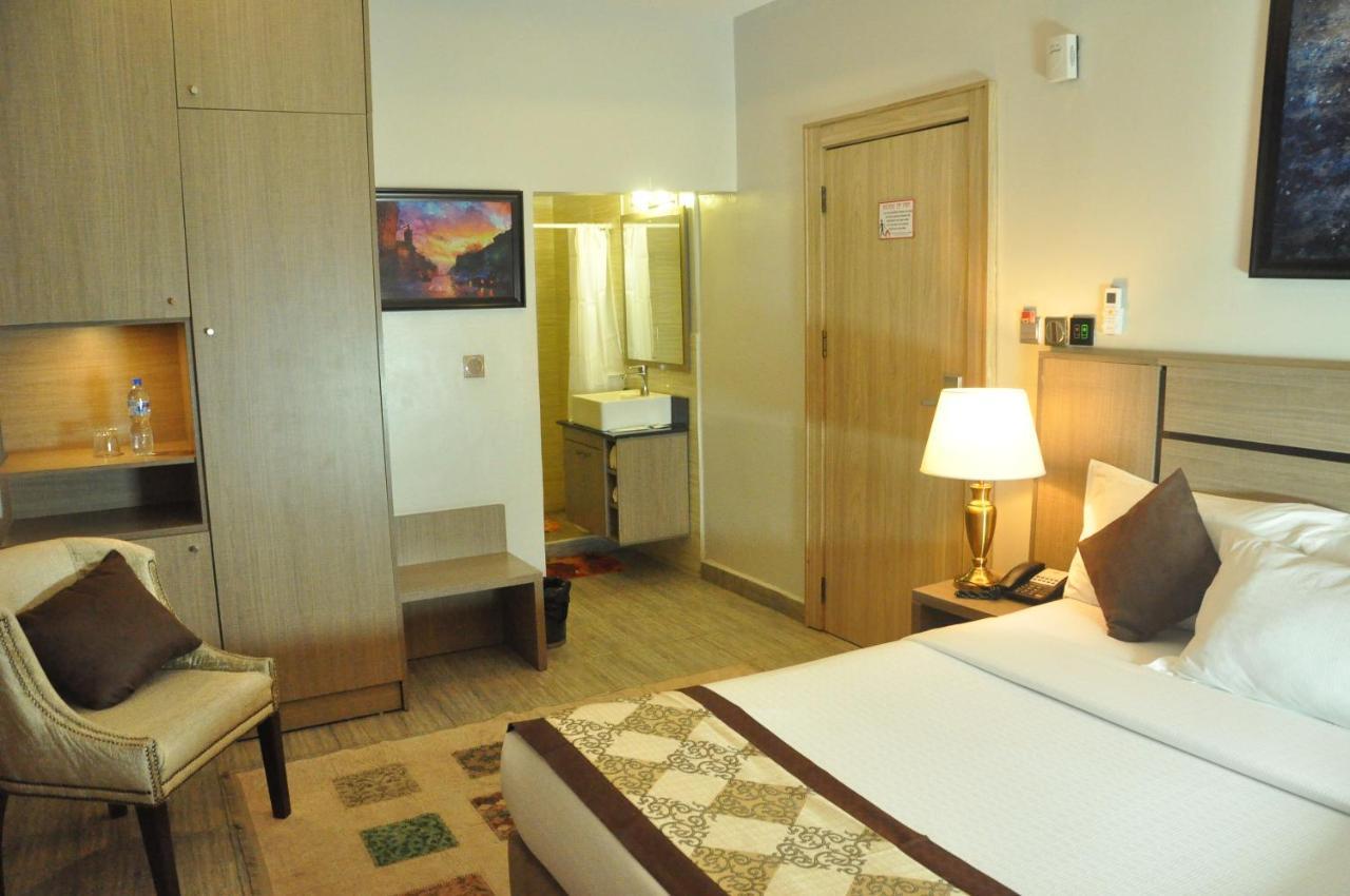 Moz One Executive Guest Rooms Agadez Mobushipe Exterior foto